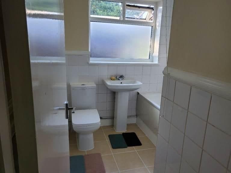 Burlington Road, New Malden thumbnail 3