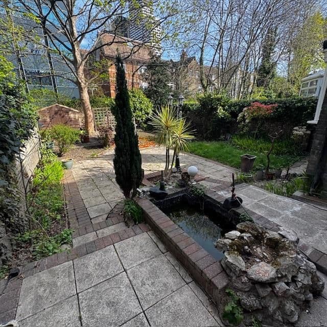 Friends Road, Croydon