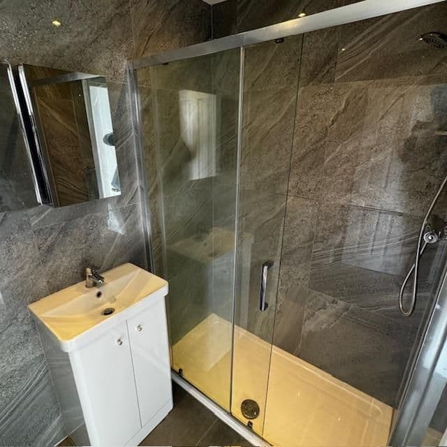 Friends Road, Croydon thumbnail 3