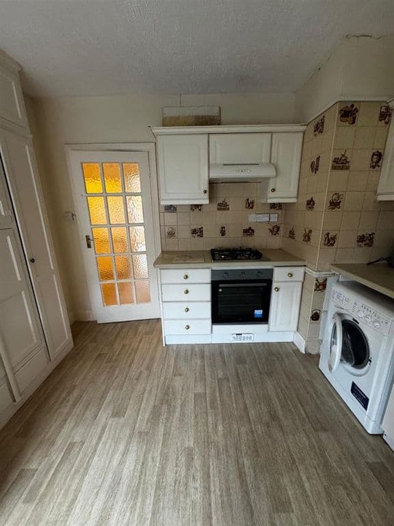 Portsmouth Road, Surbiton thumbnail 2