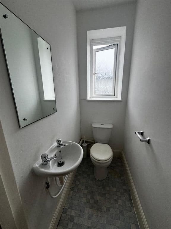 Portsmouth Road, Surbiton thumbnail 4