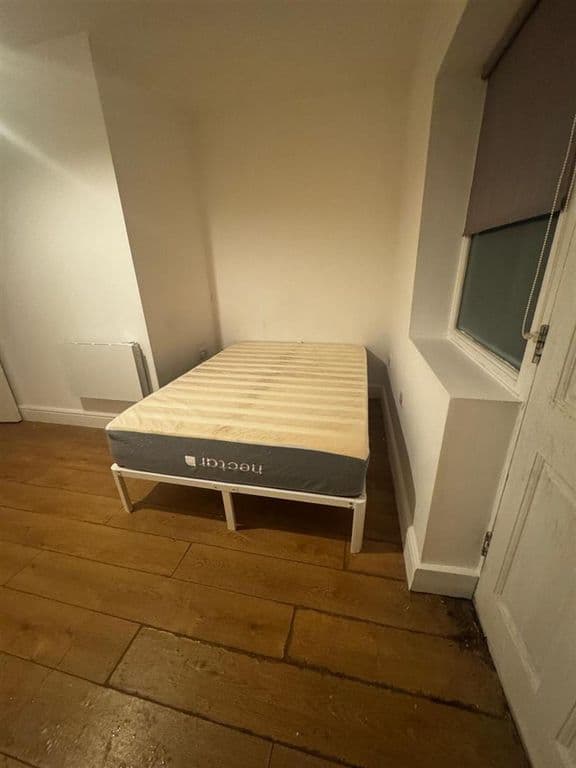 Burlington Road, New Malden thumbnail 2