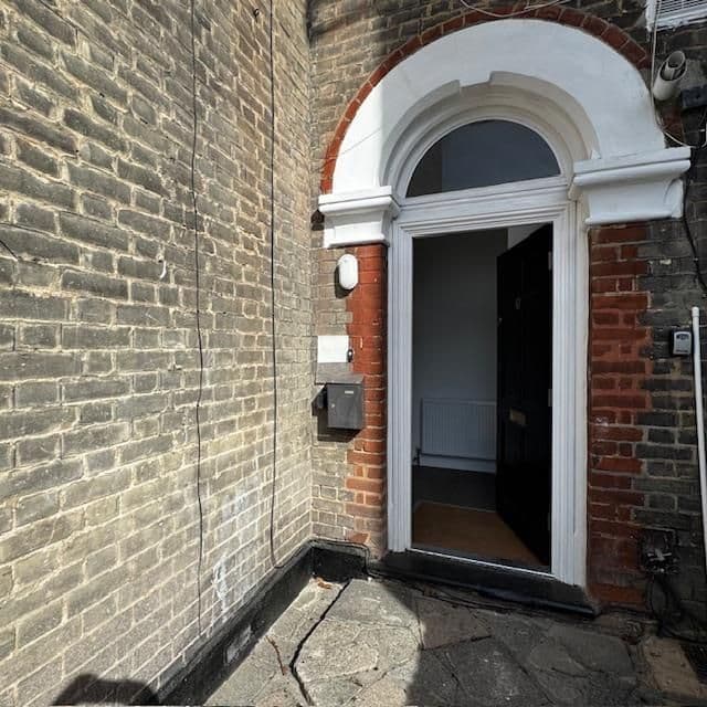 Friends Road, Croydon thumbnail 6