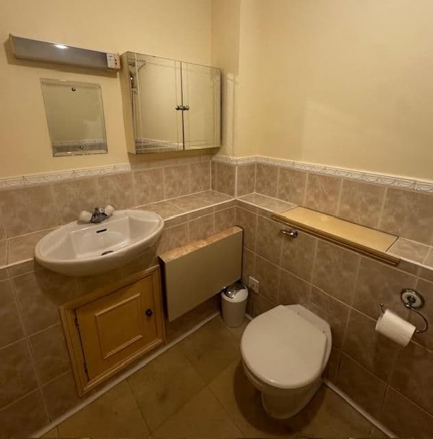 Kingston Road, Teddington thumbnail 5