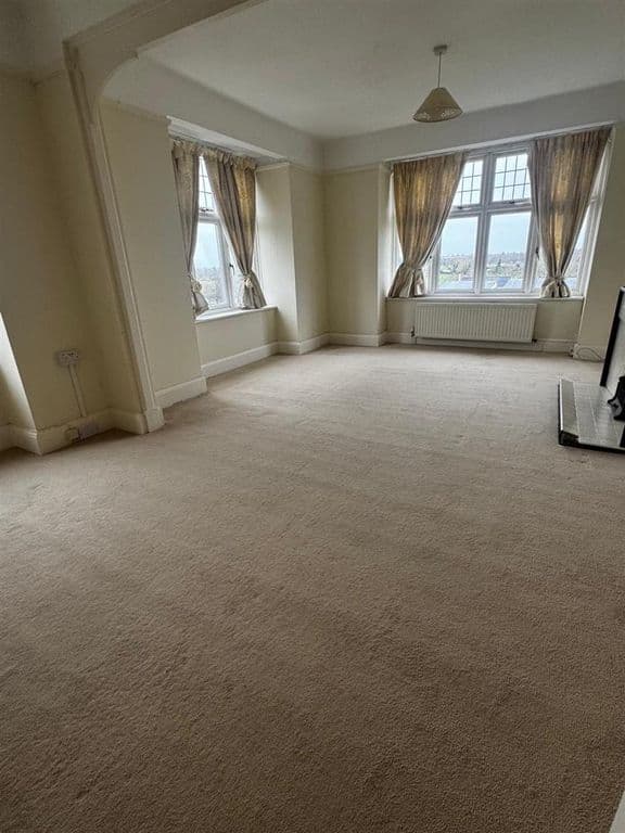 Portsmouth Road, Surbiton thumbnail 5