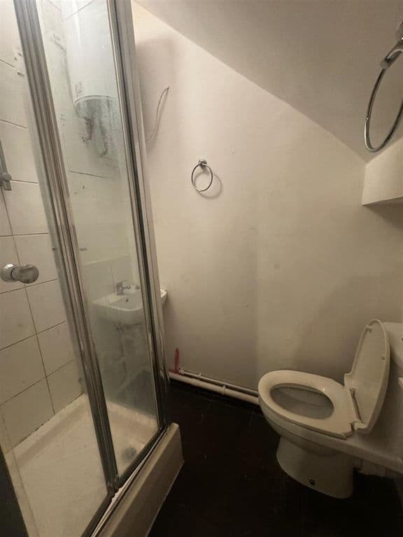 Burlington Road, New Malden thumbnail 3