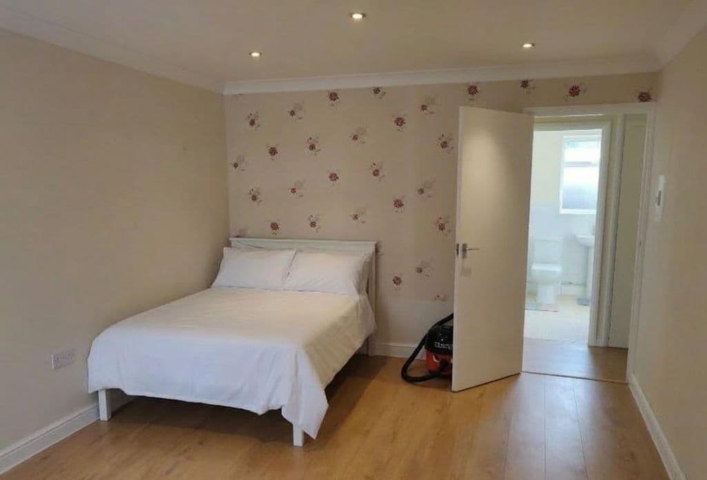 Burlington Road, New Malden thumbnail 6