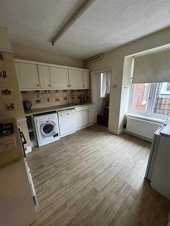 Portsmouth Road, Surbiton thumbnail 8