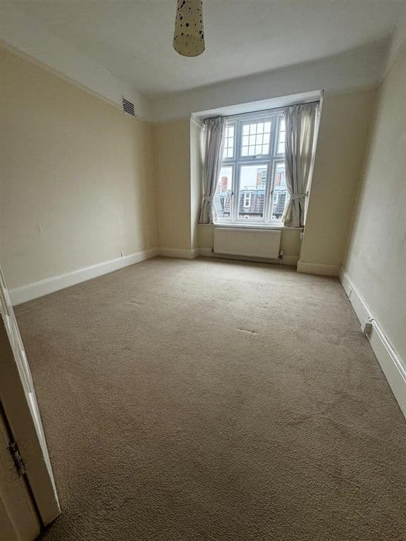 Portsmouth Road, Surbiton thumbnail 9