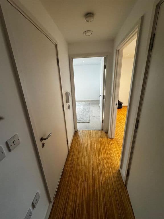 Wingate Square, Clapham thumbnail 11